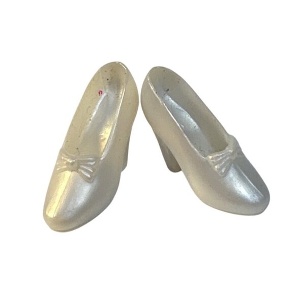 Vintage Barbie White Pearl High Heel Shoes With Bow Detail - Picture 1 of 3